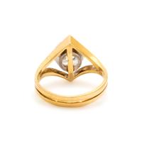 YELLOW GOLD AND DIAMOND RING