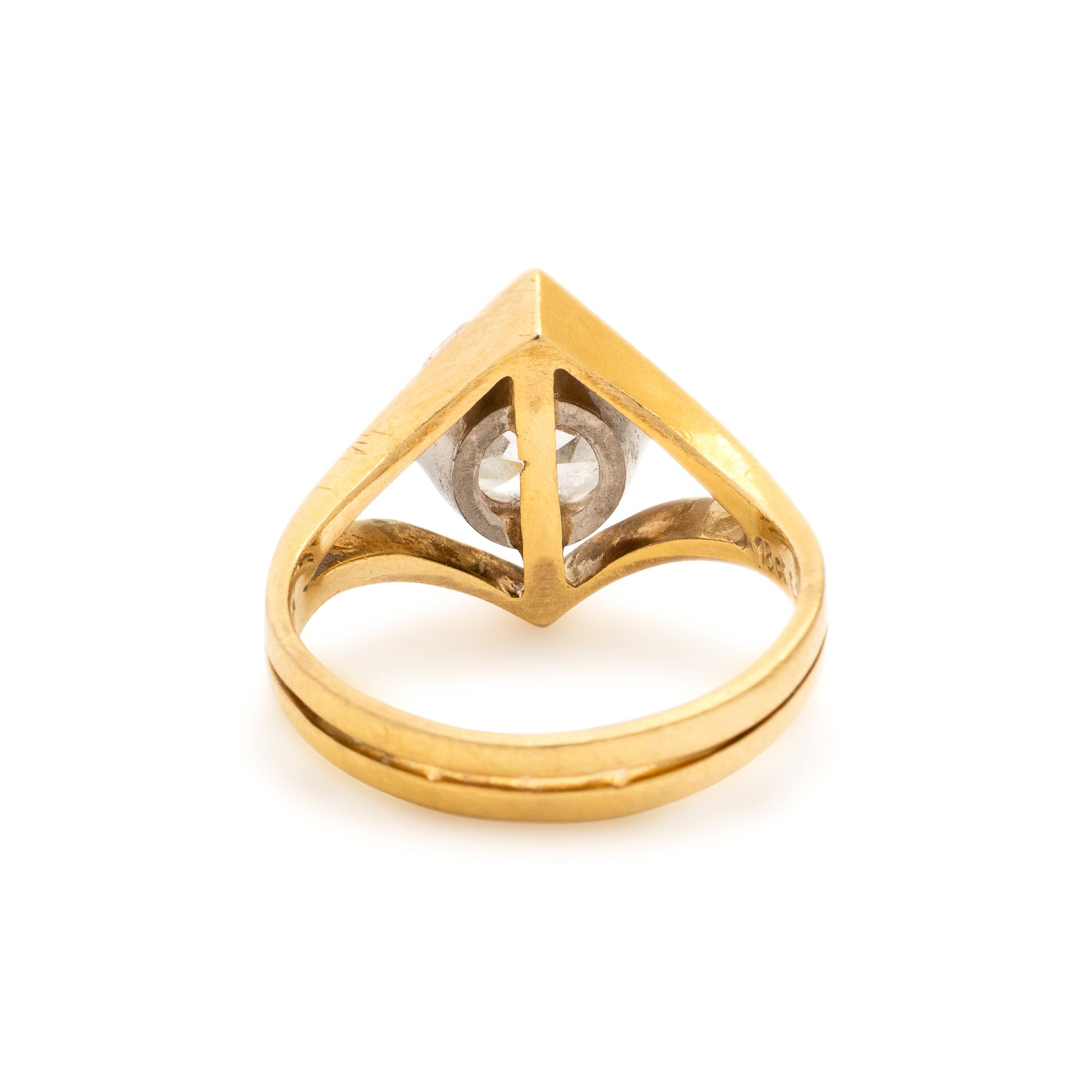 YELLOW GOLD AND DIAMOND RING