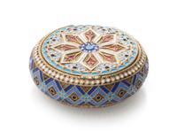 A Russian Silver and Enamel Snuff Box, Mark of Pavel Ochinnikov with Imperial warrant, Moscow, late 19th/early 20th century, of circula