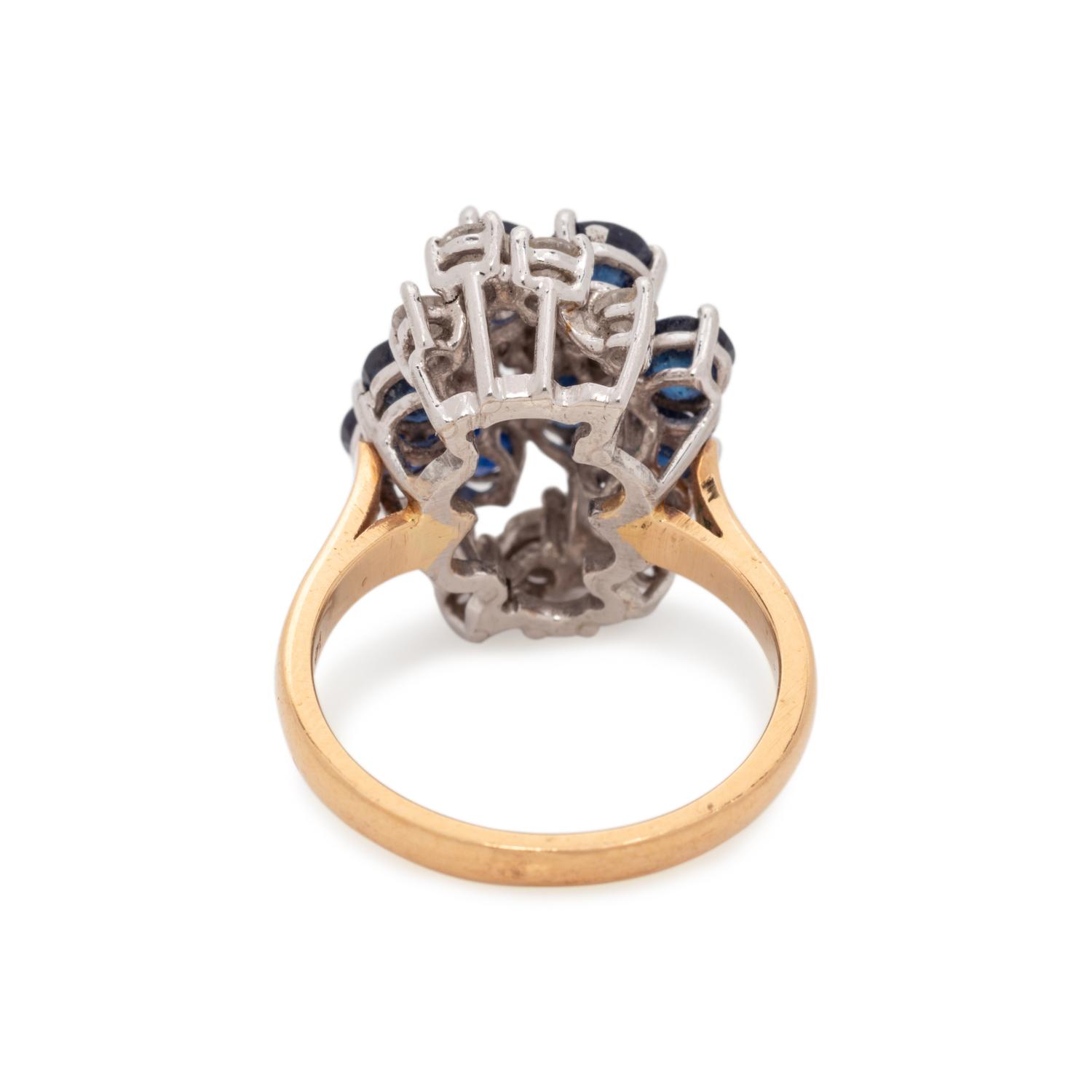 SAPPHIRE AND DIAMOND RING
