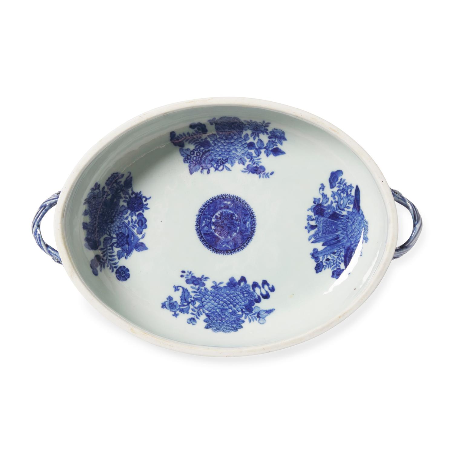 A Chinese Export Porcelain Blue Fitzhugh Covered Tureen