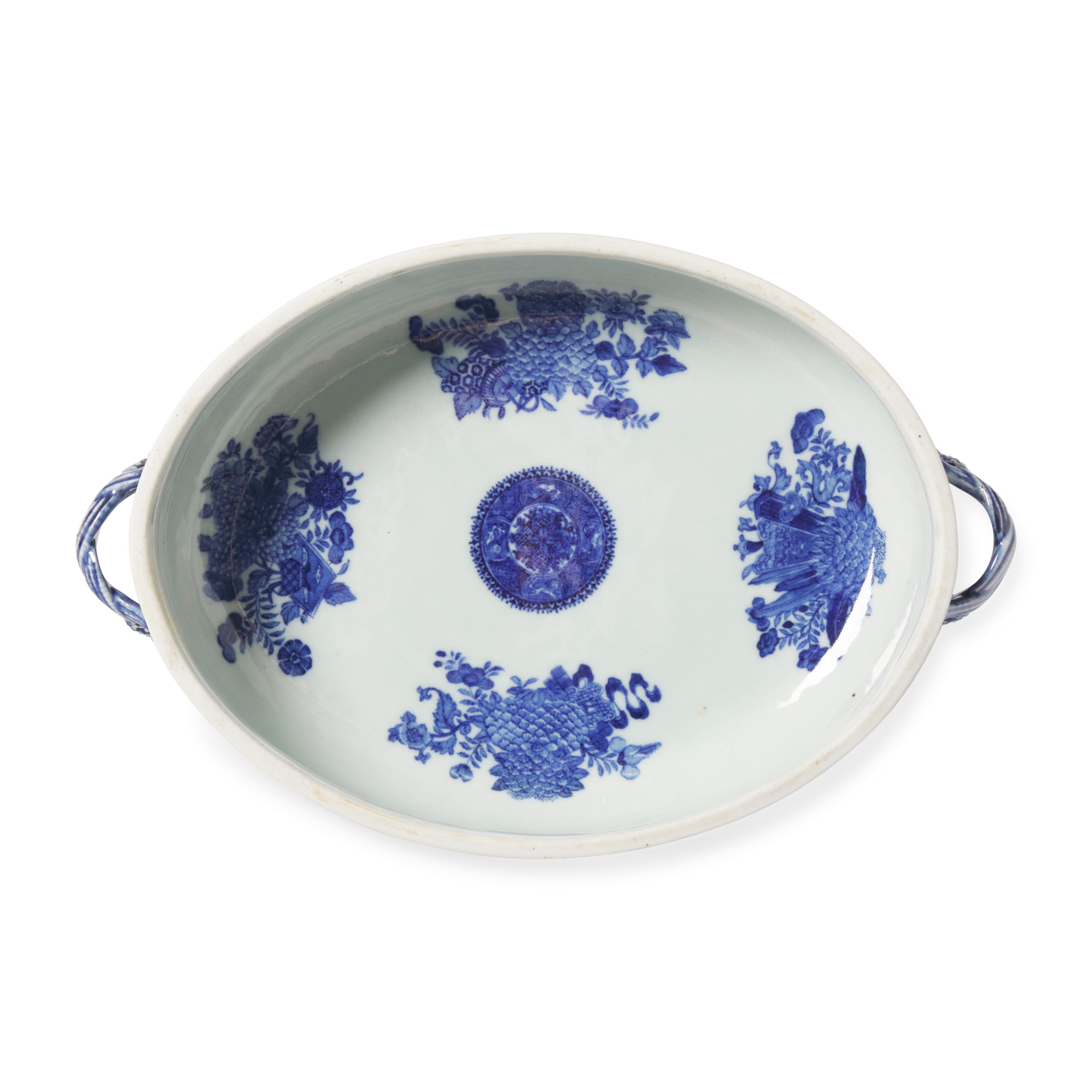 A Chinese Export Porcelain Blue Fitzhugh Covered Tureen