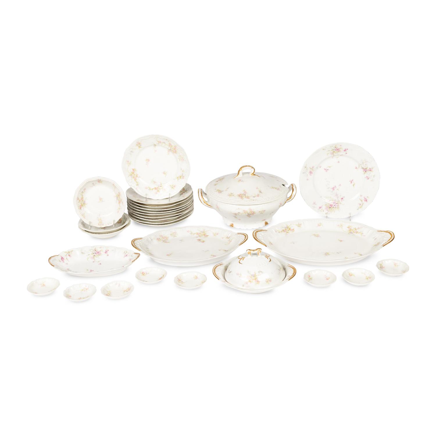 A Havilland-Limoges Porcelain Luncheon Service