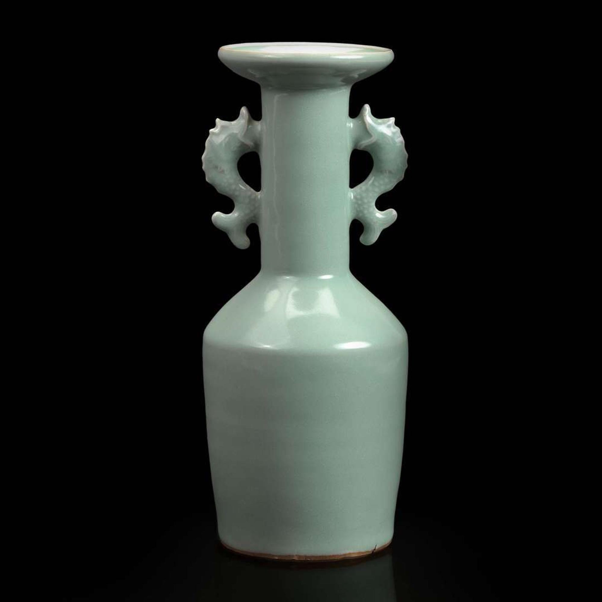 A celadon-glazed "twin-fish" mallet vase 青瓷双鱼盘口瓶