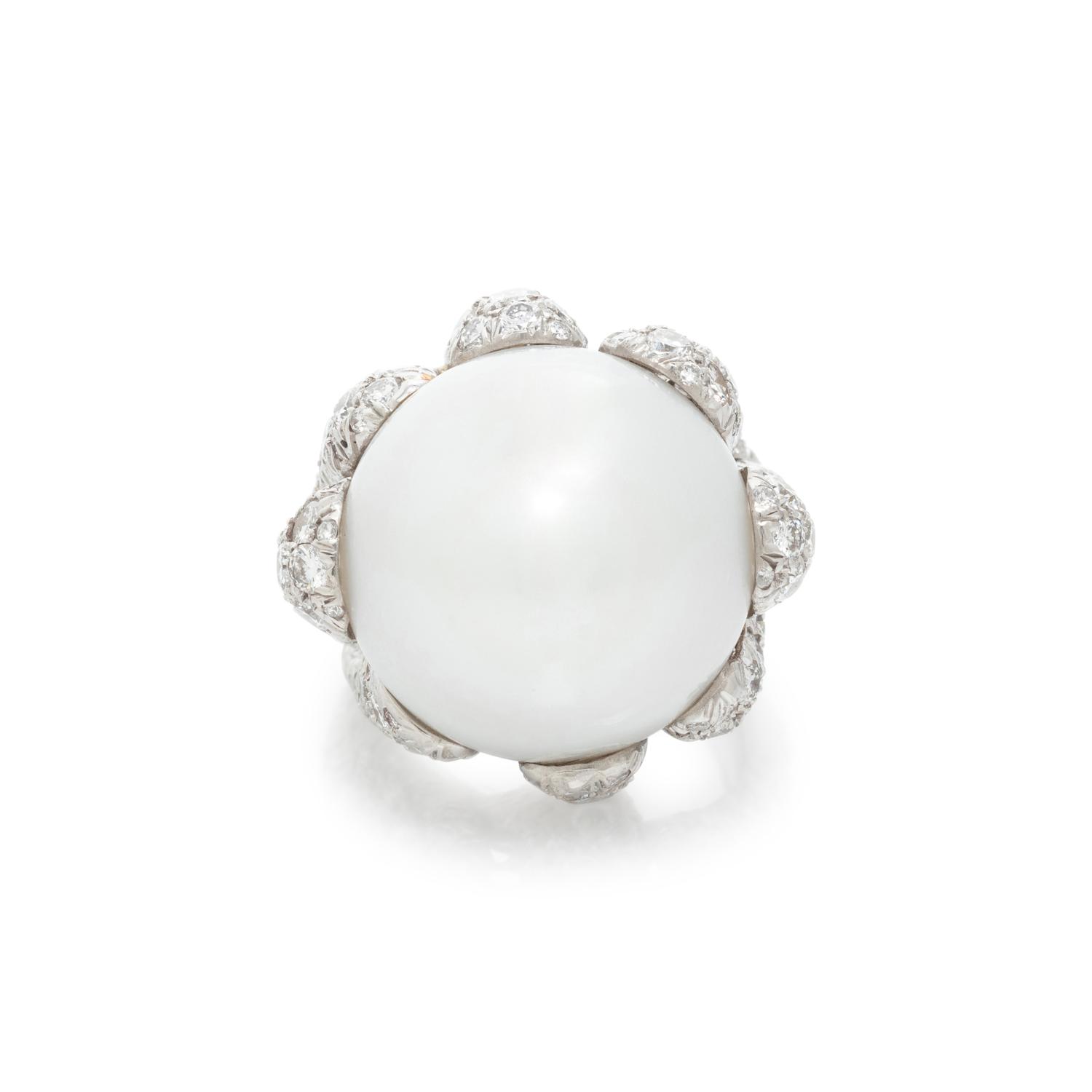 DAVID WEBB, CULTURED SOUTH SEA PEARL AND DIAMOND RING