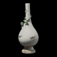 A Chinese Famille Verte Porcelain Bottle Vase, Qing Dynasty 清 五彩贴塑盘龙赏瓶