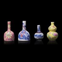 Four Chinese Porcelain Miniature Vases, Late 19th-20th Century 晚清至民國 青花及粉彩袖珍小瓶四件