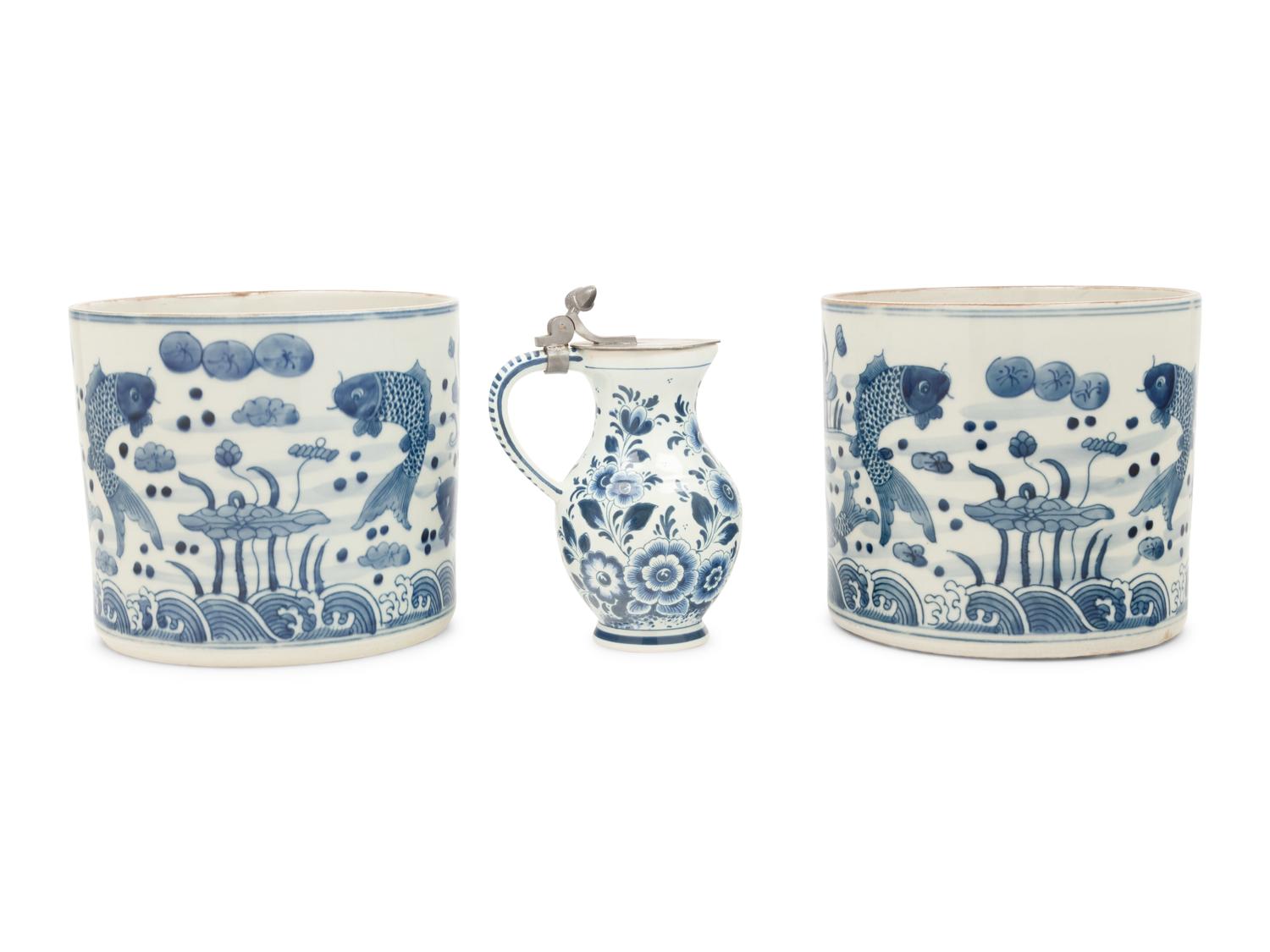 A Pair of Chinese Blue and White Porcelain Cache Pots