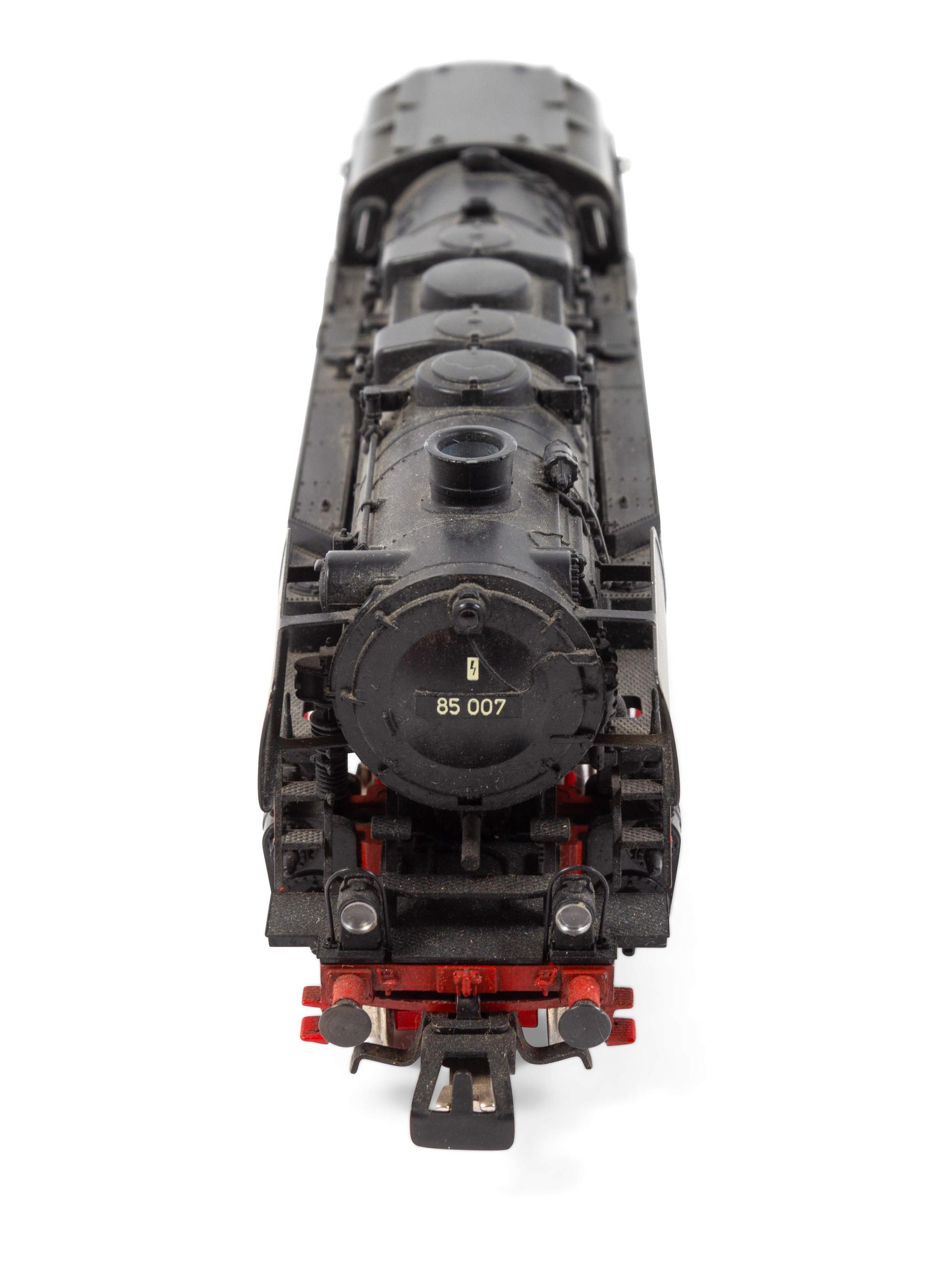 A Marklin Painted Metal HO-Gauge DB 4 -6-2 Locomotive and Tender