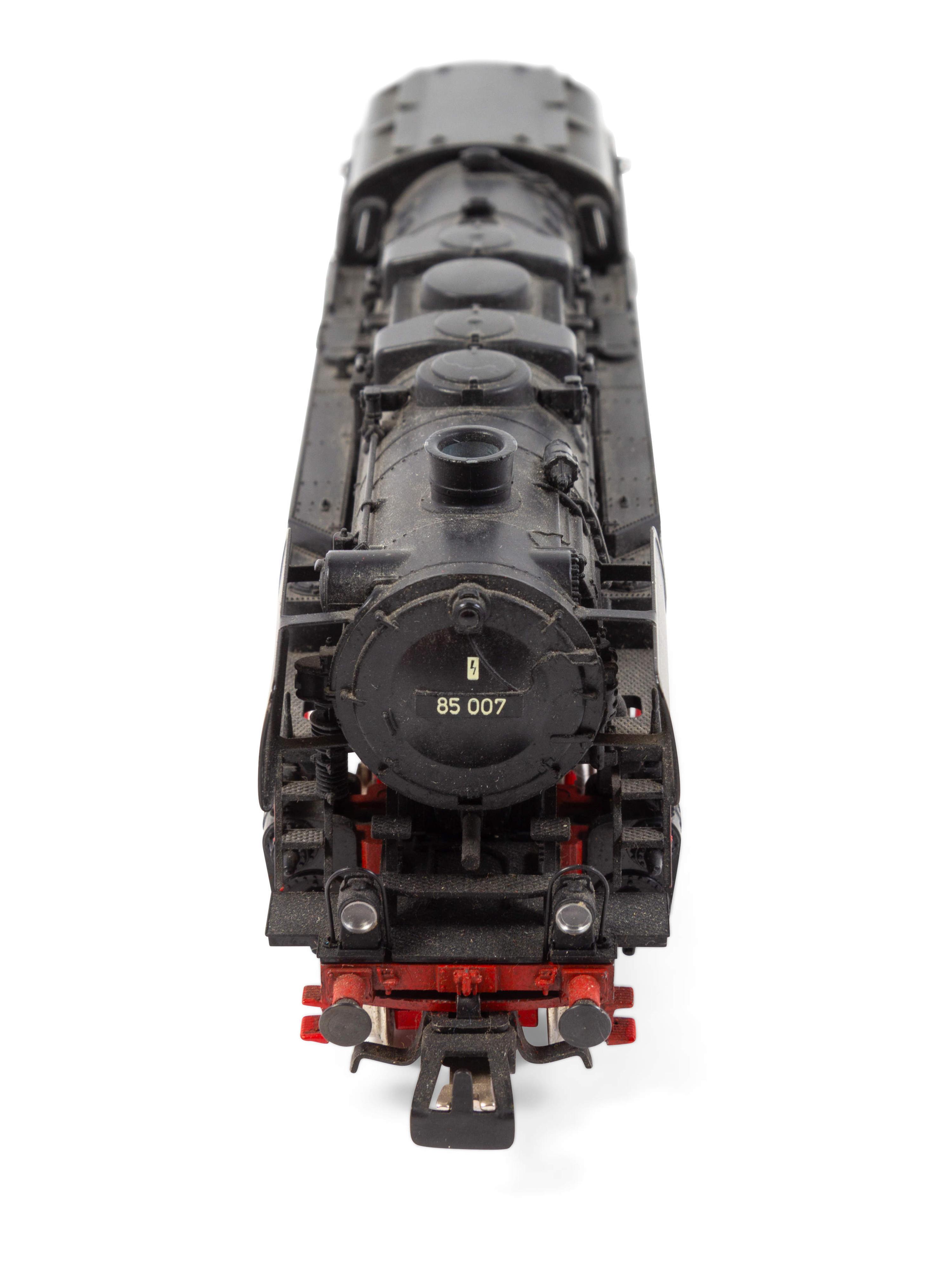 A Marklin Painted Metal HO-Gauge DB 4 -6-2 Locomotive and Tender