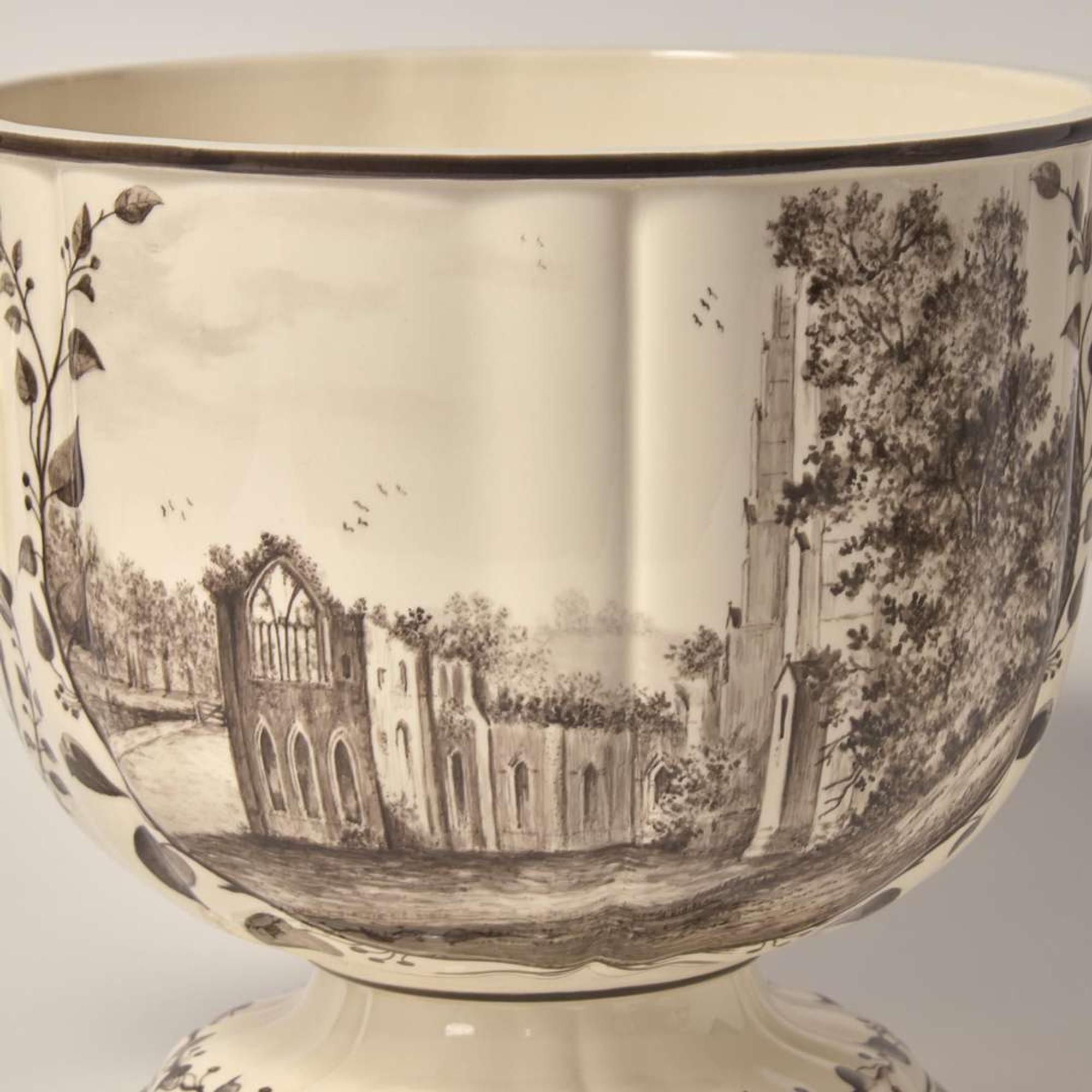 A Wedgwood Queensware Reproduction Frog Service Glacier UK, 1995