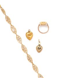 COLLECTION OF YELLOW GOLD JEWELRY
