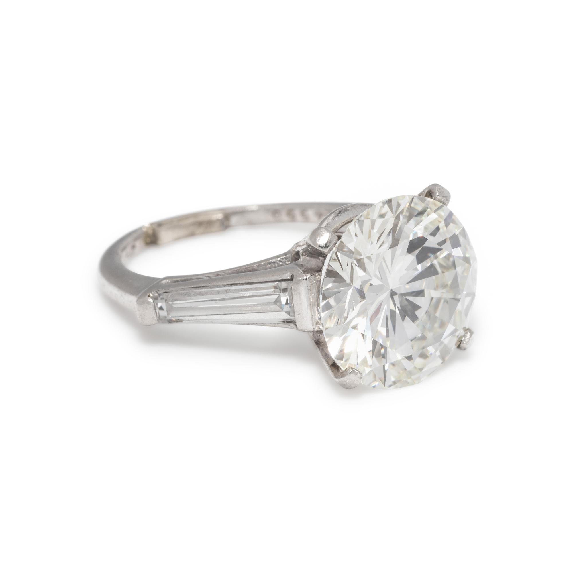 DIAMOND RING