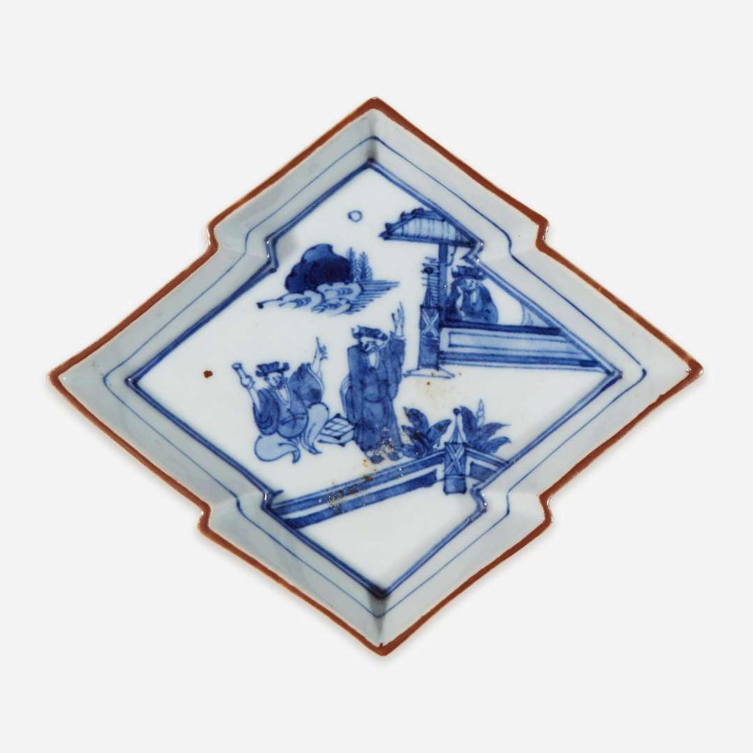 Five assorted porcelain vases and dishes 日本瓷器一组五件