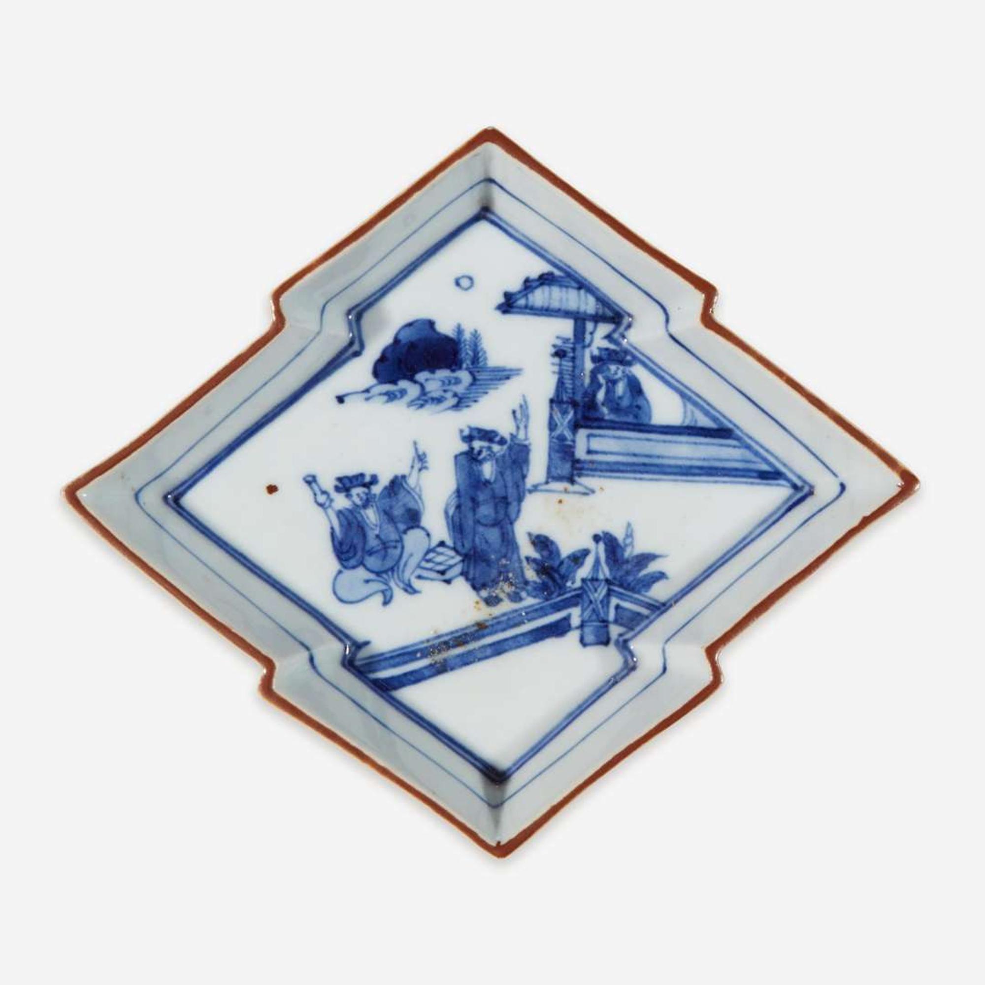 Five assorted porcelain vases and dishes 日本瓷器一组五件