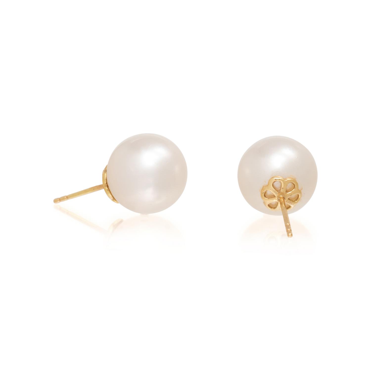CULTURED PEARL STUD EARRINGS