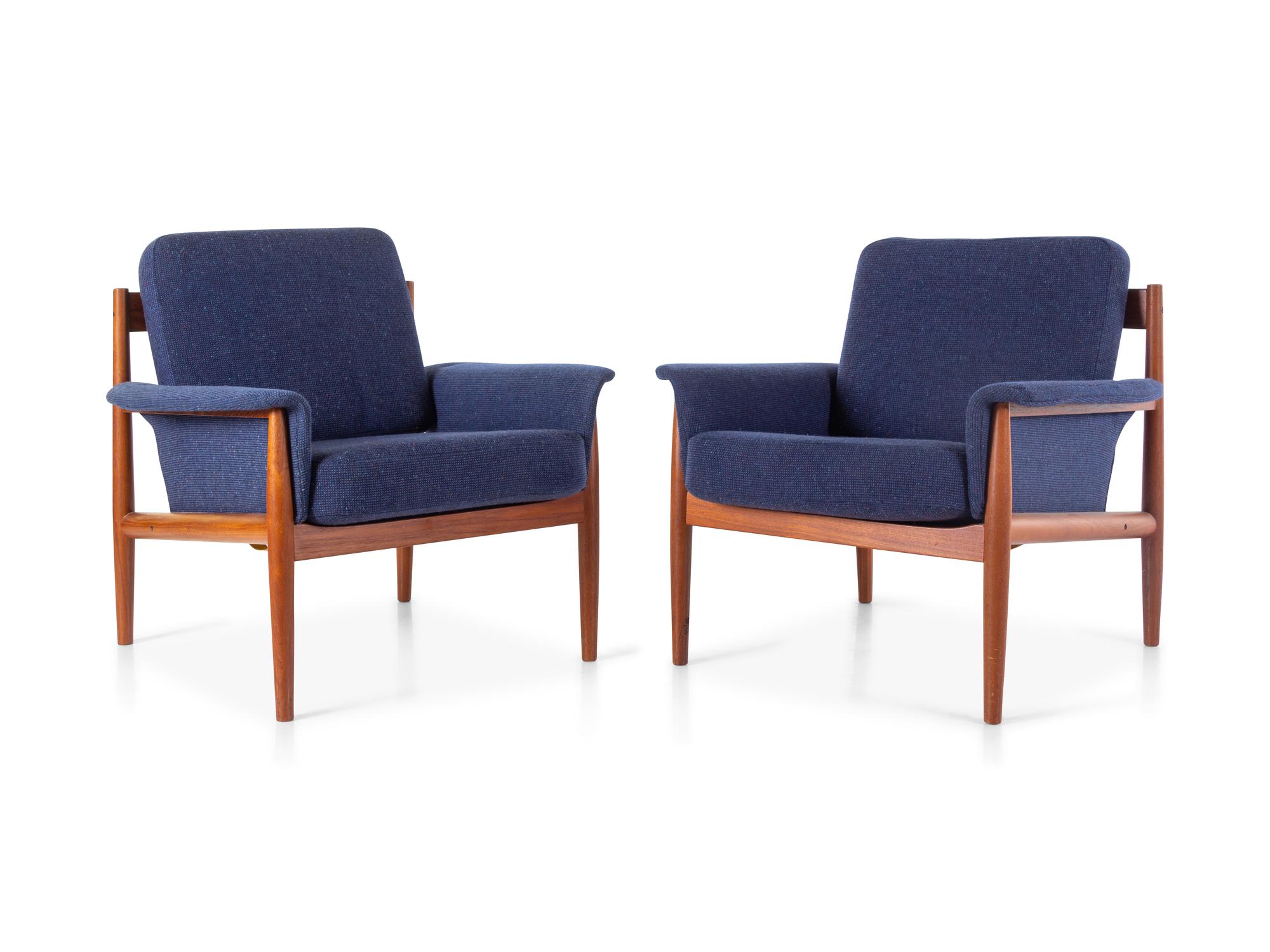 Pair of Lounge Chairs France & Daverkosen, Denmark