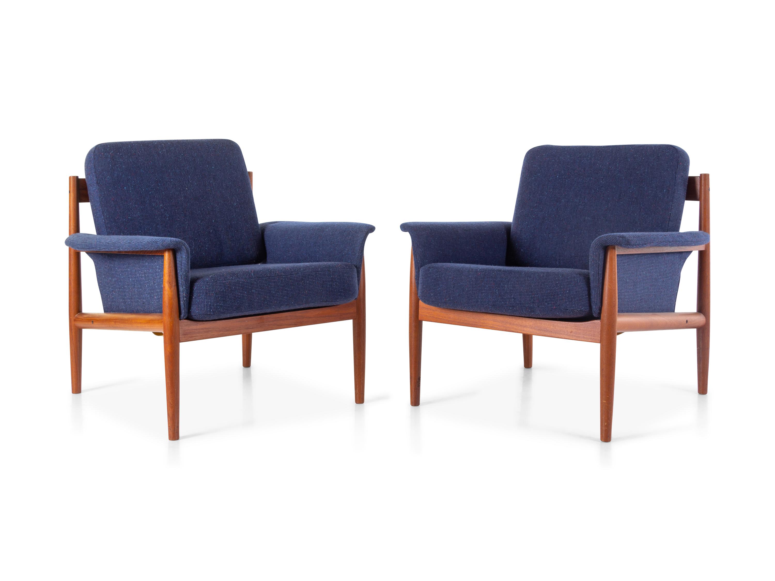 Pair of Lounge Chairs France & Daverkosen, Denmark