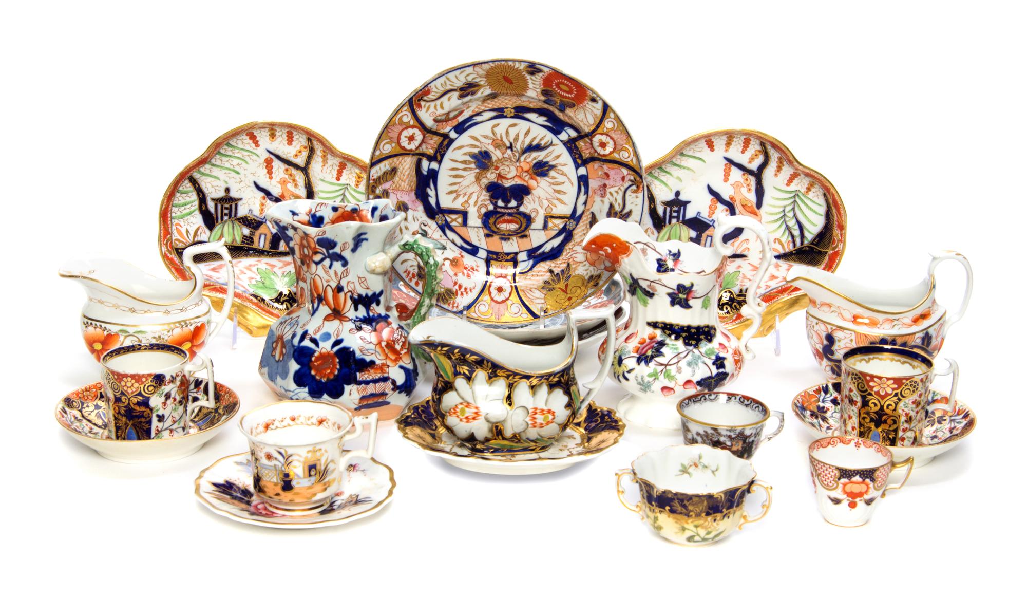 A Collection of Porcelain Table Articles Height of tallest 6 1/2 inches. — 19TH/20TH CENTURY