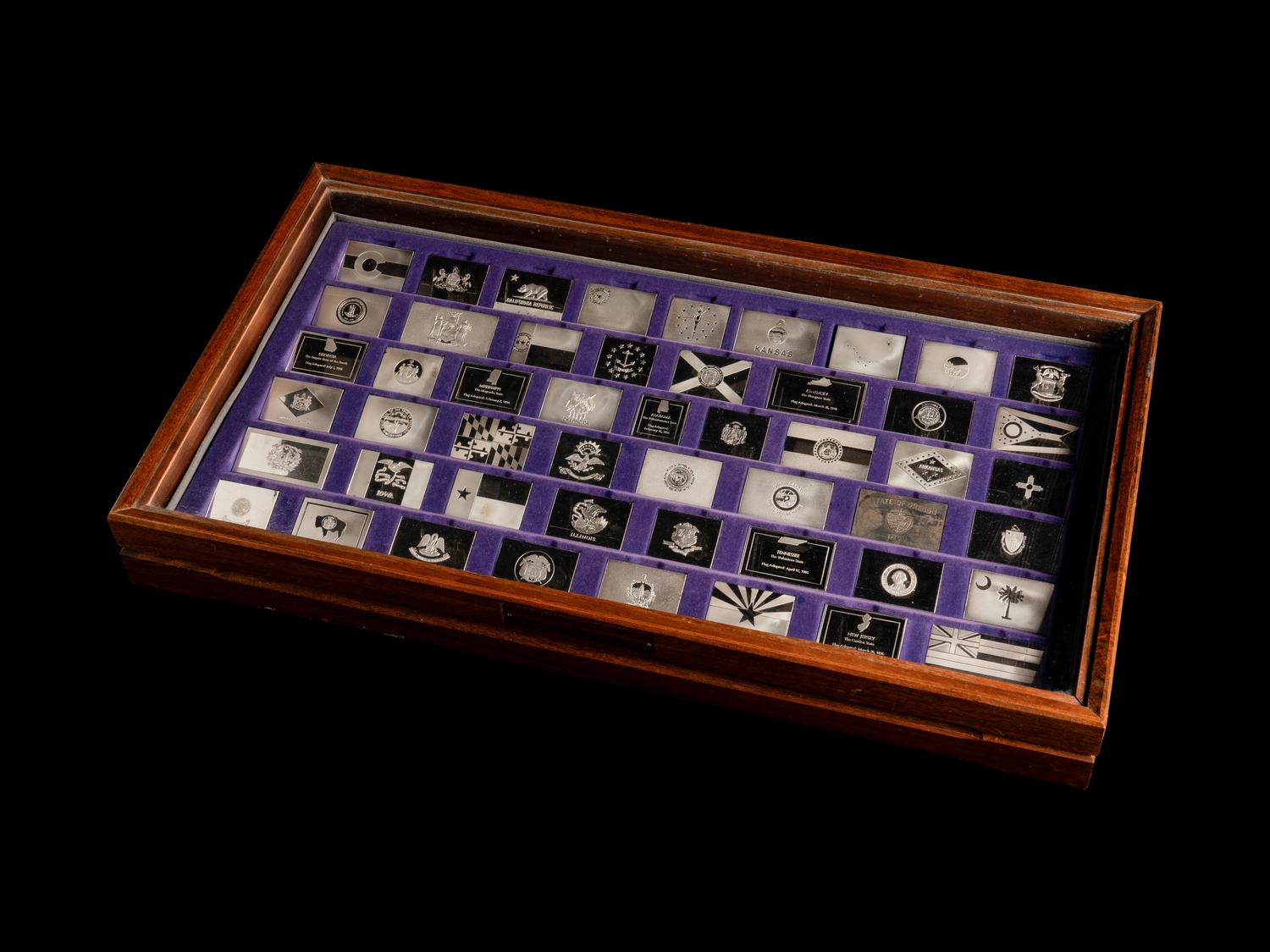 [PRIVATE ISSUE] A Franklin Mint Sterling Silver 50-State Flag Medallion Set