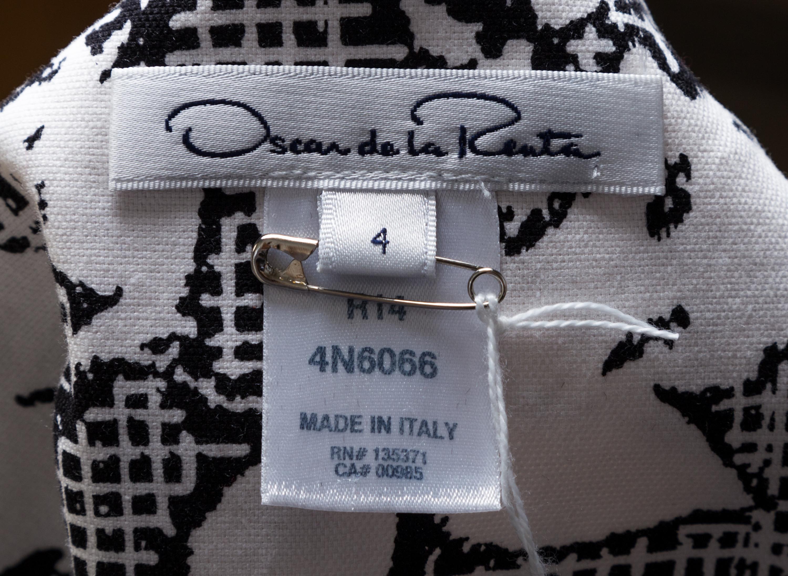 An Oscar de la Renta Black and White Cotton Print Dress, Size 4.