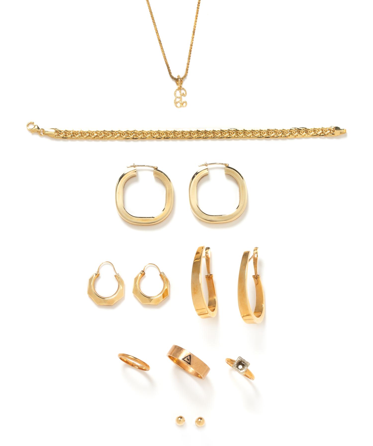 COLLECTION OF YELLOW GOLD JEWELRY