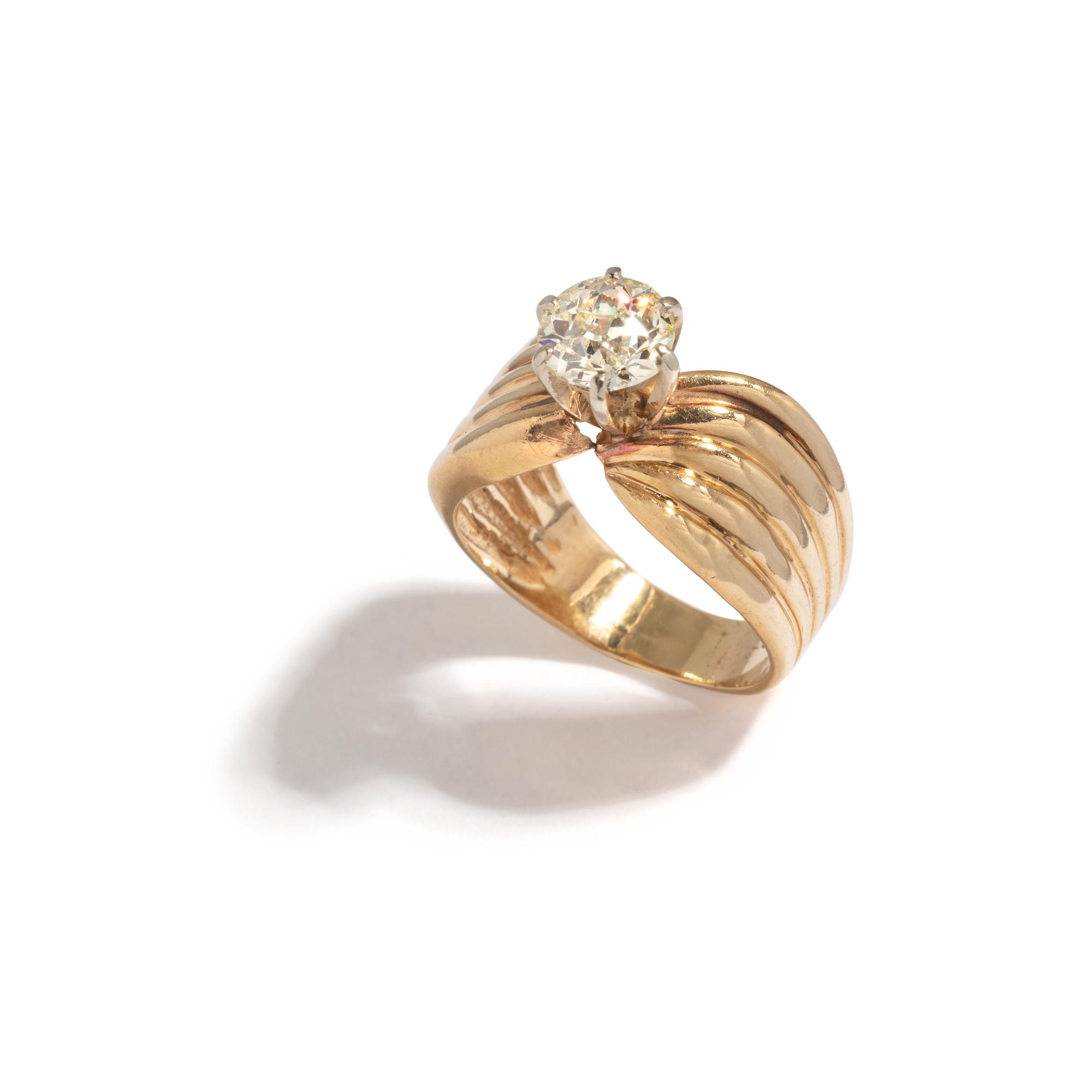 DIAMOND RING