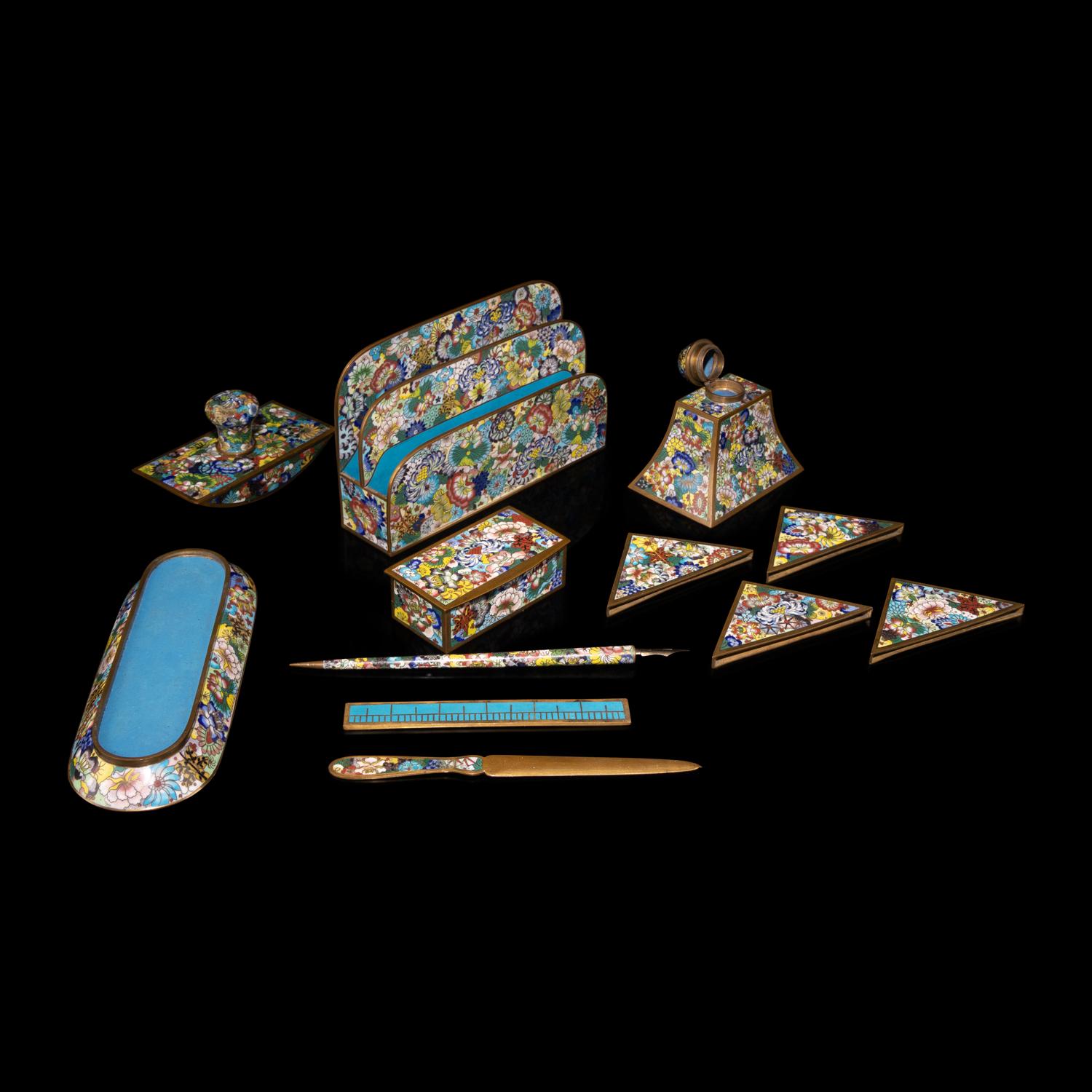 A Set of Chinese Cloisonné Enamel Scholar's Objects, 20th Century — 近代 掐絲琺琅文具一組