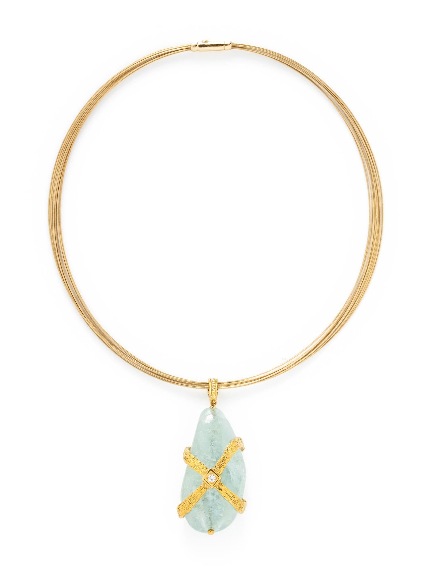 YELLOW GOLD, AQUAMARINE, AND DIAMOND PENDANT NECKLACE