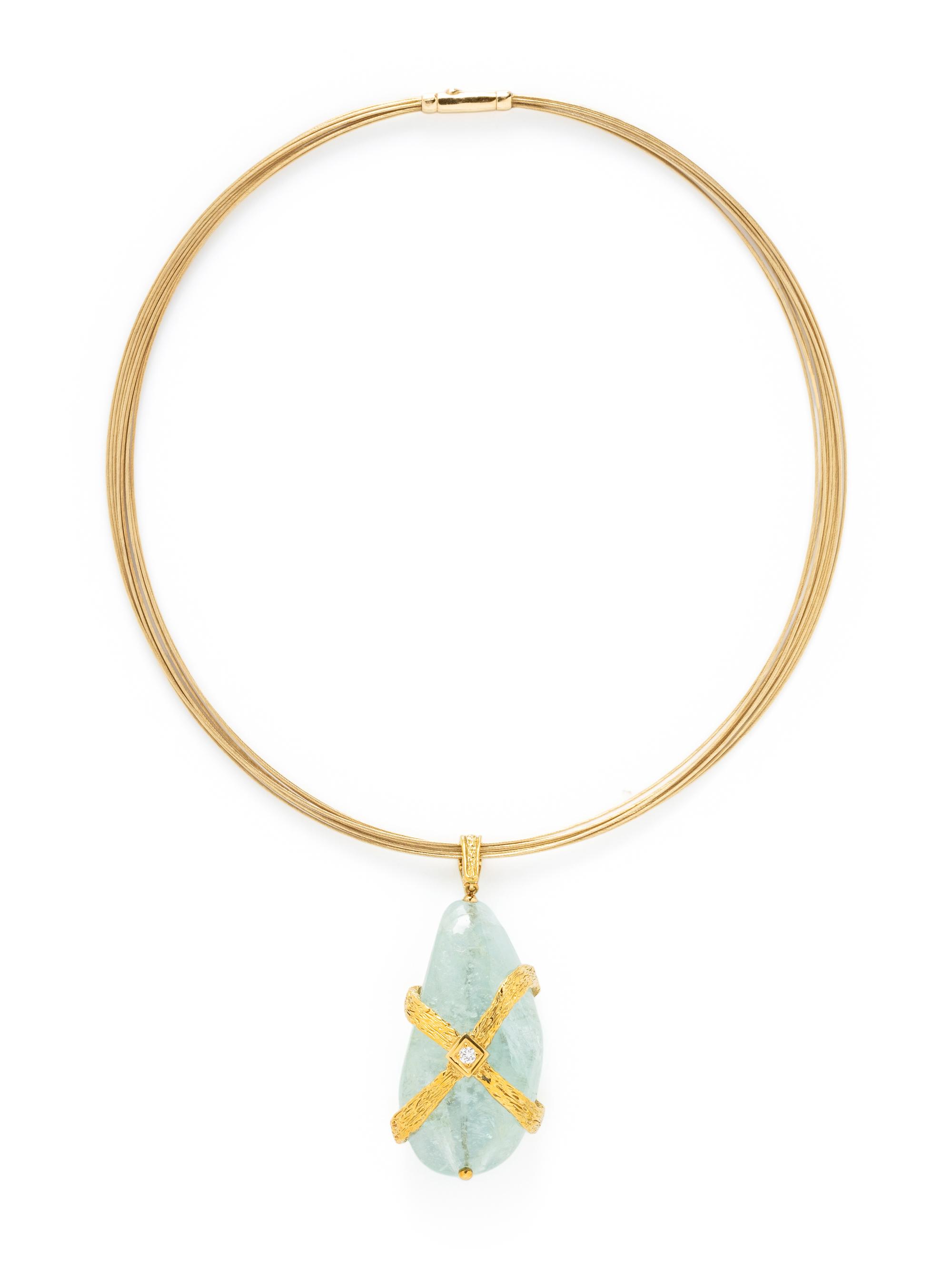 YELLOW GOLD, AQUAMARINE, AND DIAMOND PENDANT NECKLACE
