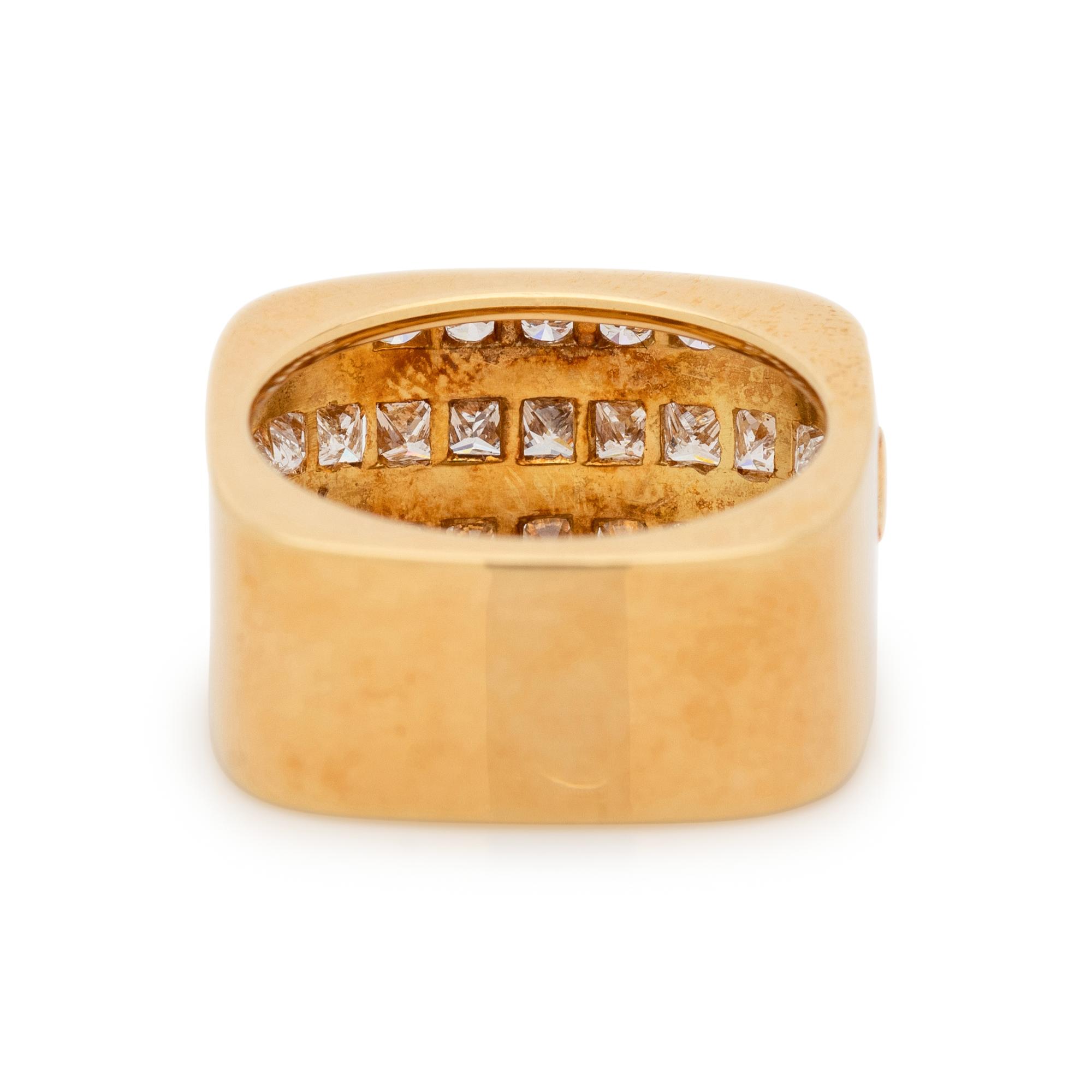 SCHLUGER, YELLOW GOLD AND DIAMOND RING