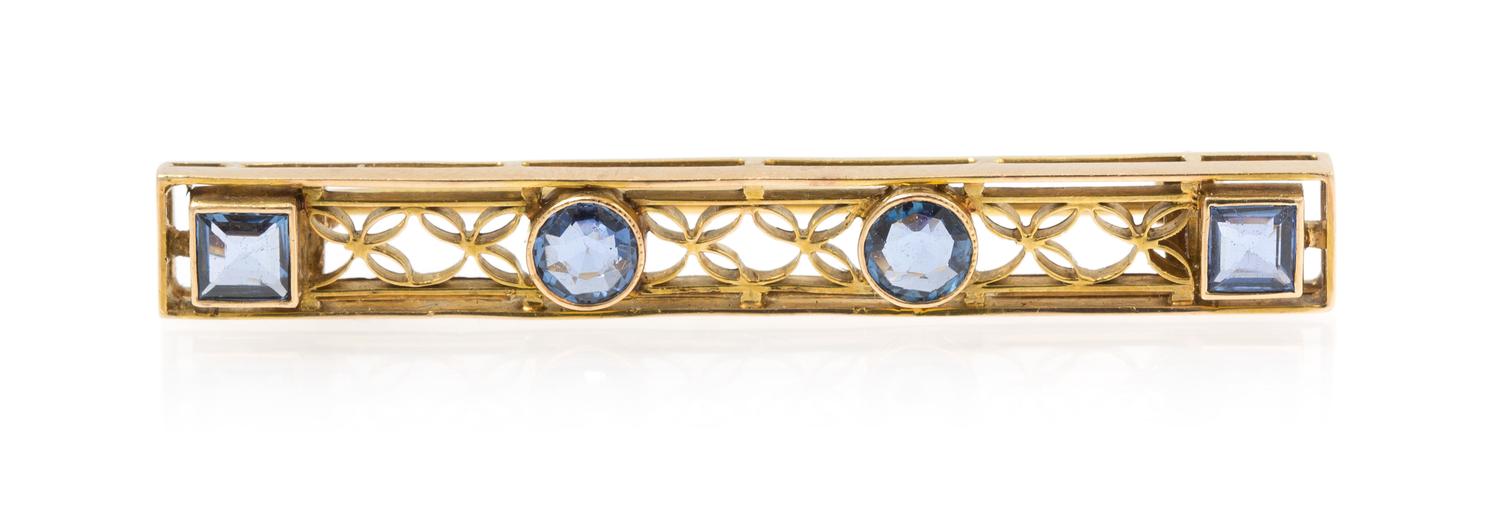 A Yellow Gold and Sapphire Bar Brooch, 2.70 dwts.