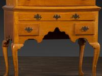 A Queen Anne Fan-Carved Tiger Maple Bonnet-Top Tablet-Foot High Chest