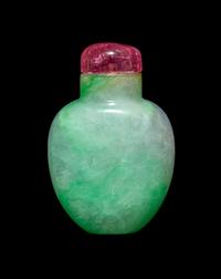A Chinese Green and Lavender Jadeite Snuff Bottle