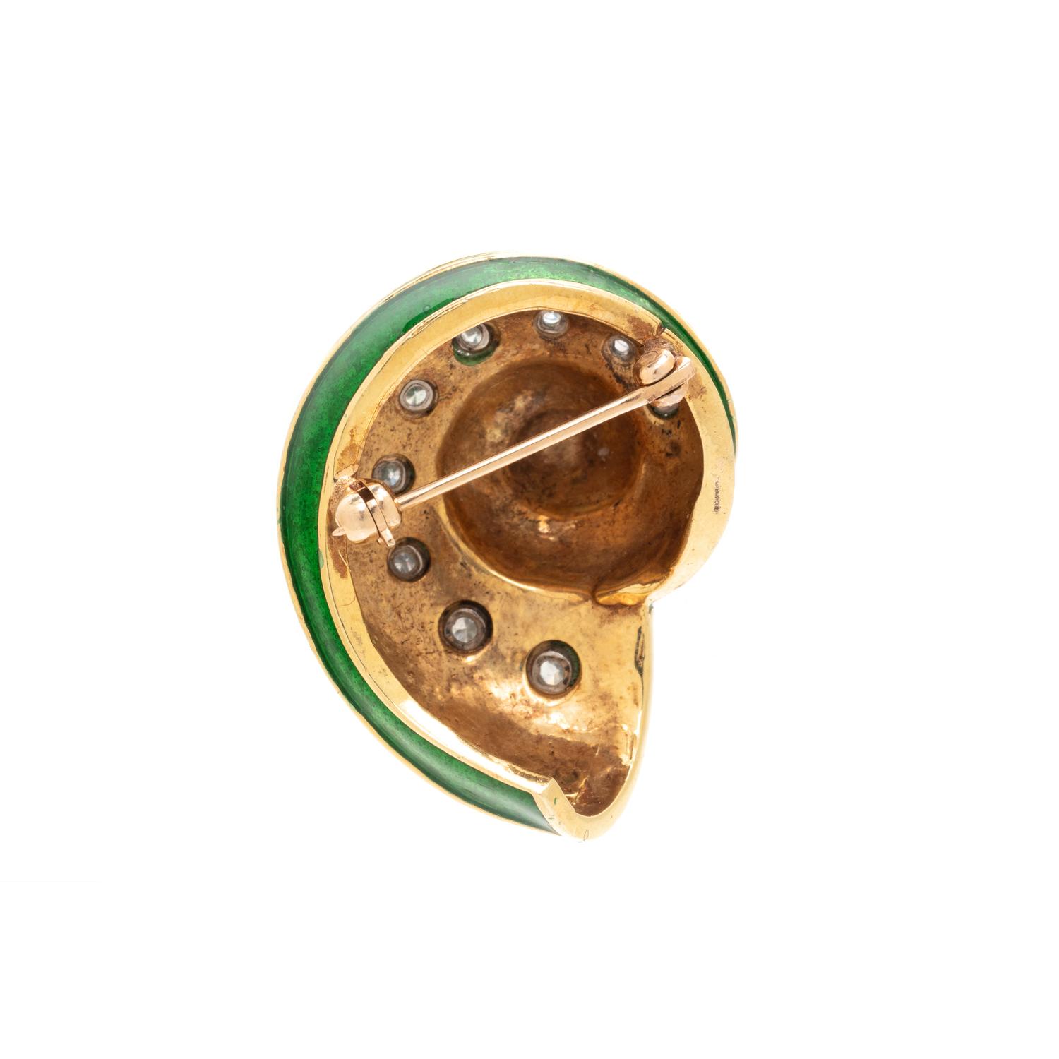 YELLOW GOLD, ENAMEL AND DIAMOND SHELL BROOCH