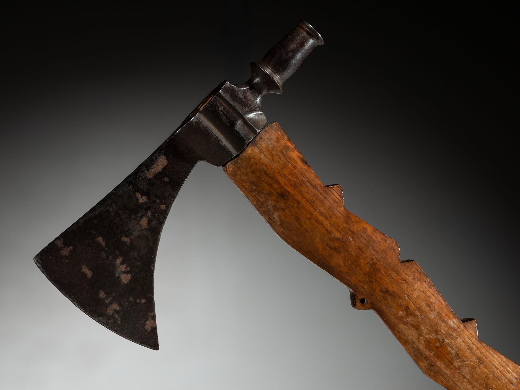 Minnesota Chippewa Pipe Tomahawk, with Scalloped Haft