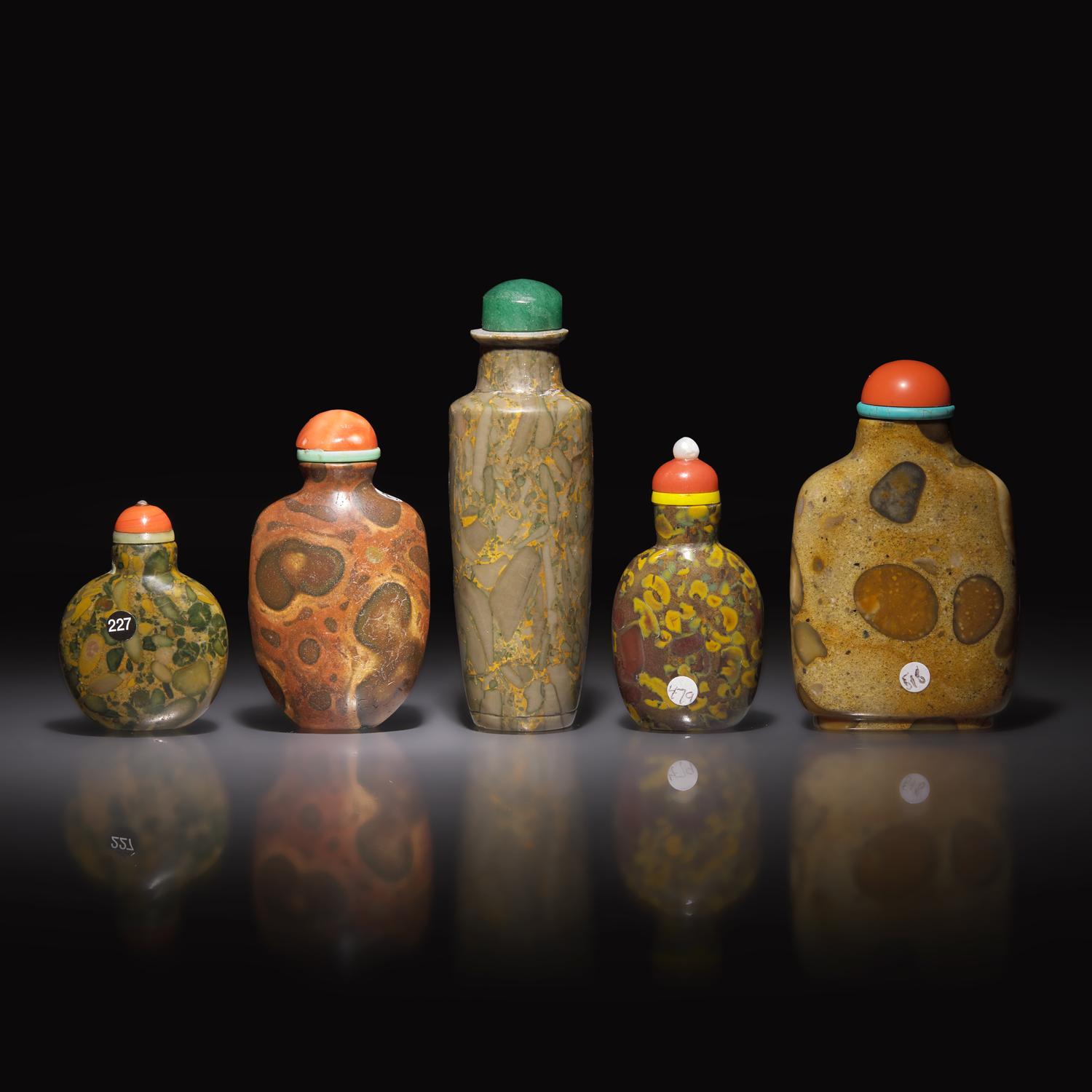 Five Chinese Puddingstone Snuff Bottles, 18th to 20th Century — 清中期-民國 抱子石鼻烟壺四支