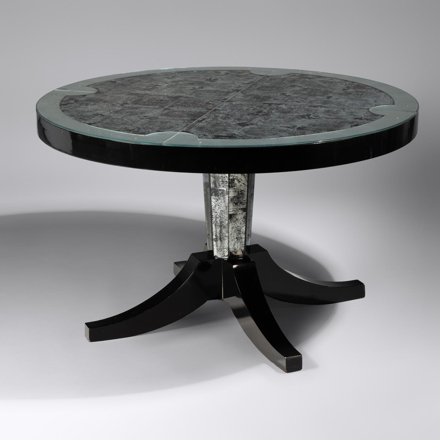Gueridon table France