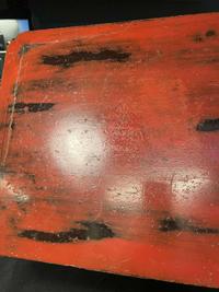 A pair of Japanese lacquered stirrups and a Negoro-style red-lacquered stand 日本漆器马扎及马镫一对 Edo to Meiji period ?????