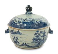 A Chinese Export Blue and White Porcelain Tureen — 19TH CENTURY