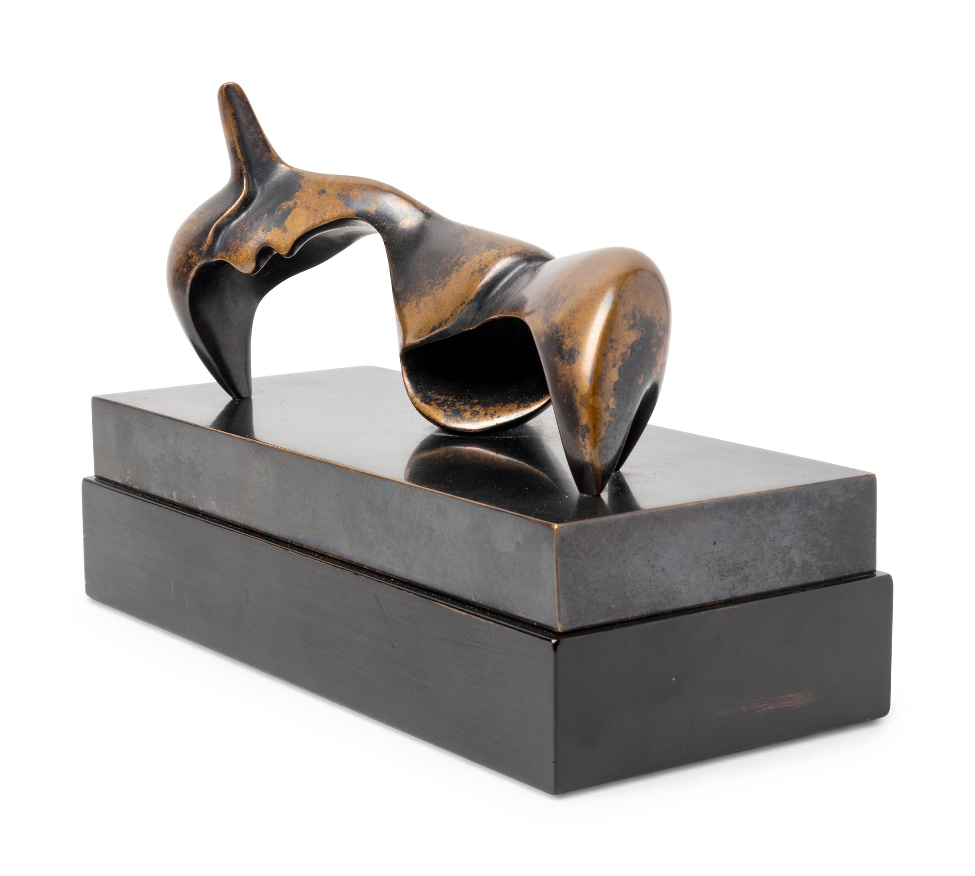 Pointed Reclining Figure conceived in 1948, cast in 1969