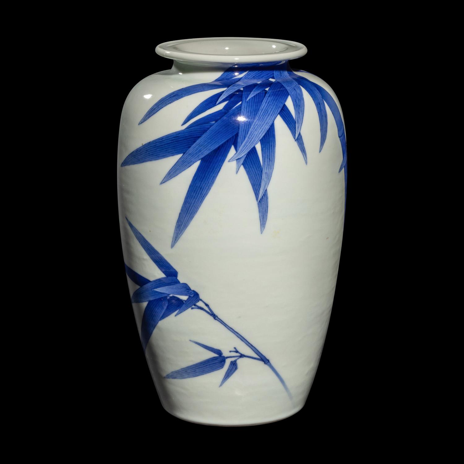 A Japanese Blue and White 'Bamboo' Porcelain Vase by Makuzu Kozan (1842-1916) 宮川香山製青花竹紋瓶