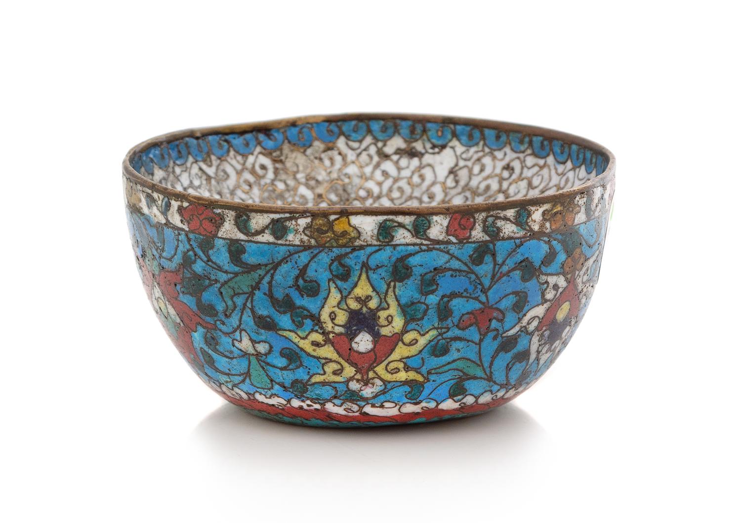 A Chinese Cloissoné Enamel Hot Water Bowl