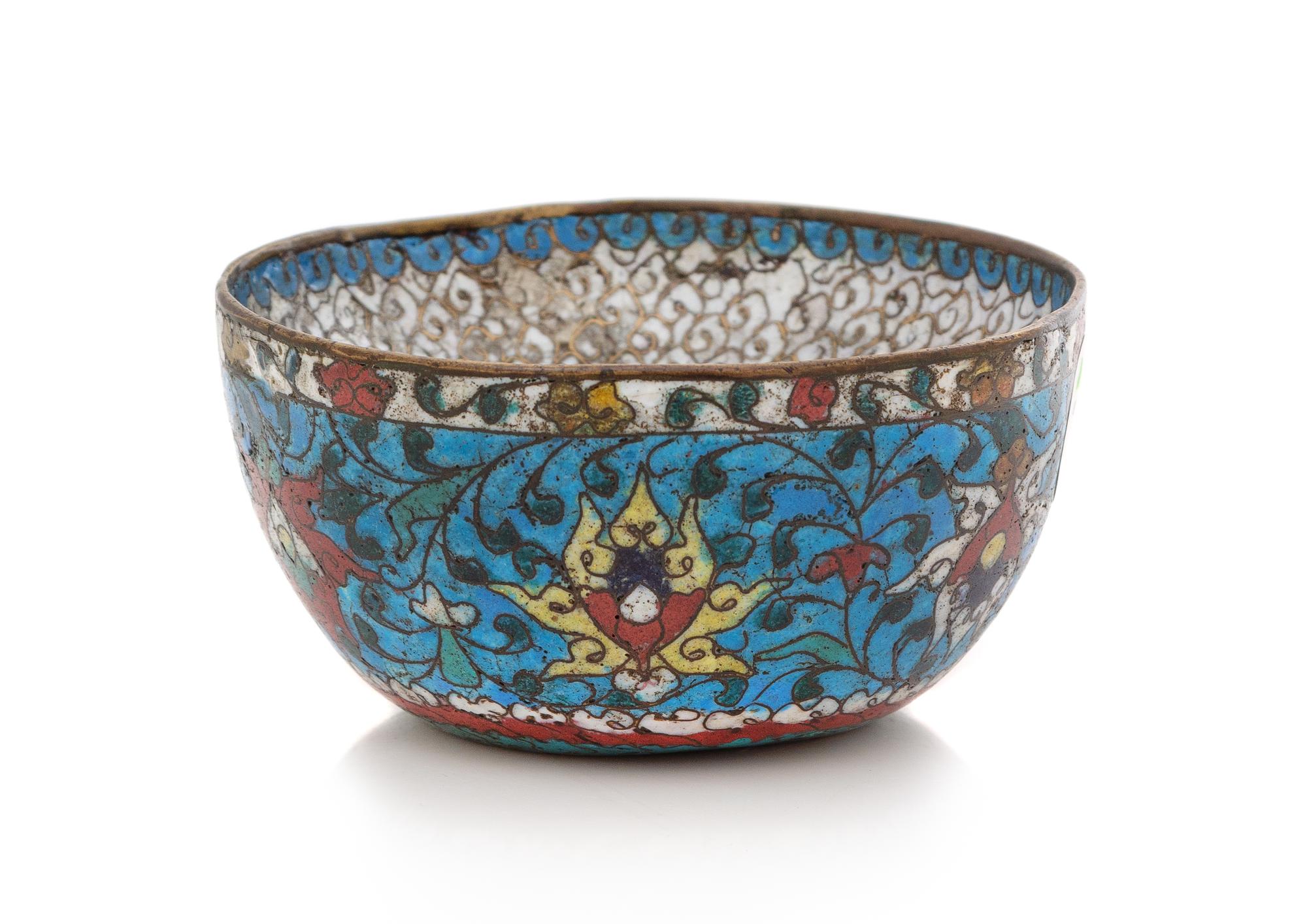 A Chinese Cloissoné Enamel Hot Water Bowl
