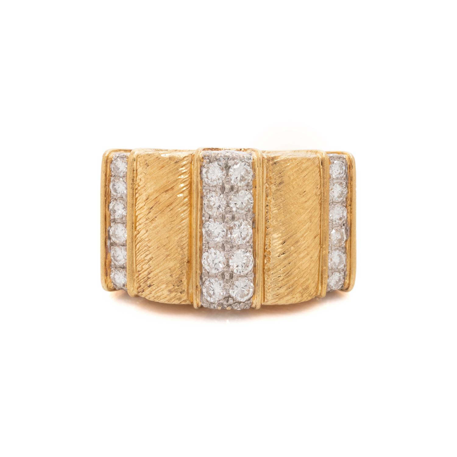 YELLOW GOLD AND DIAMOND RING