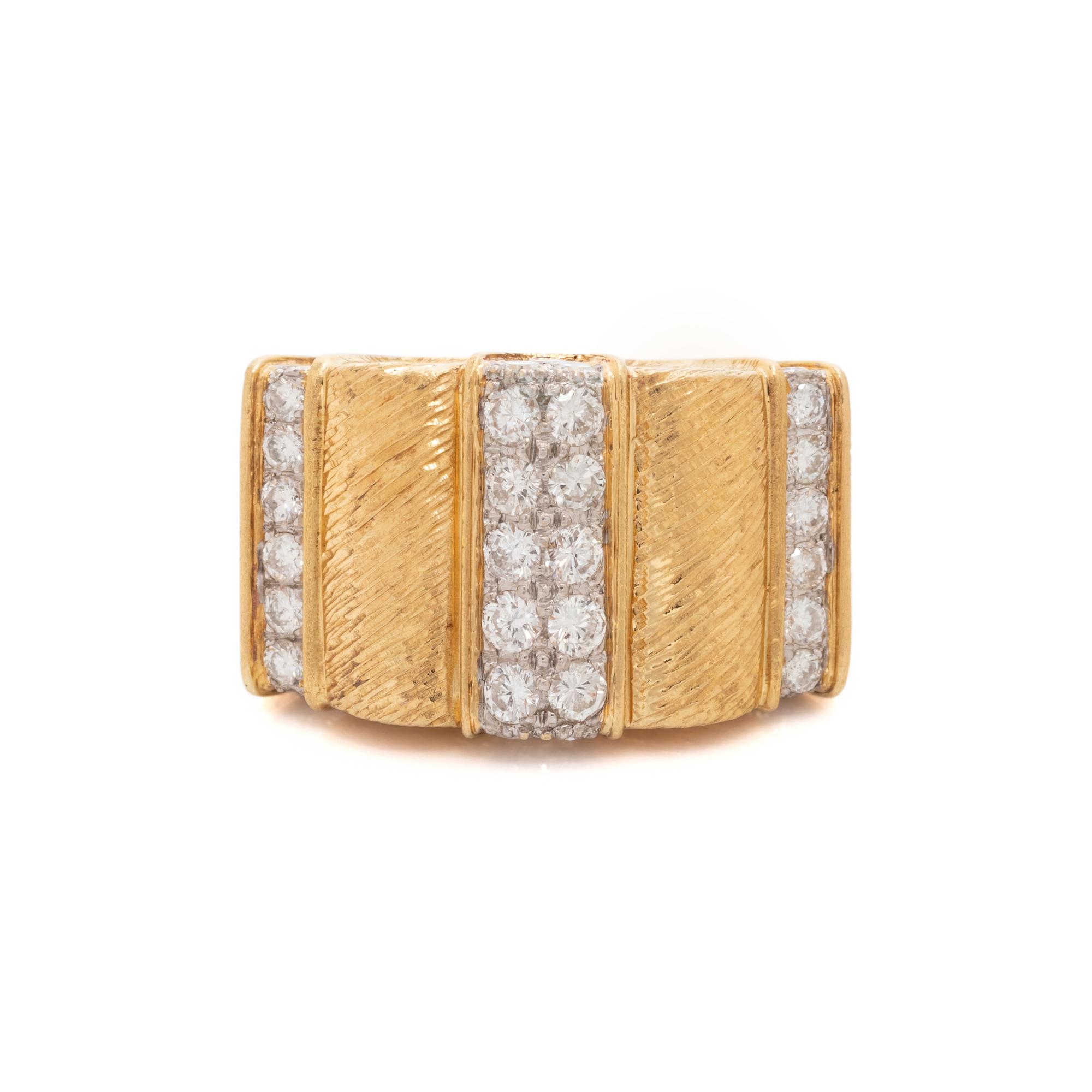 YELLOW GOLD AND DIAMOND RING