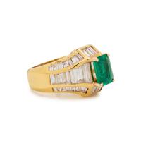 EMERALD AND DIAMOND RING