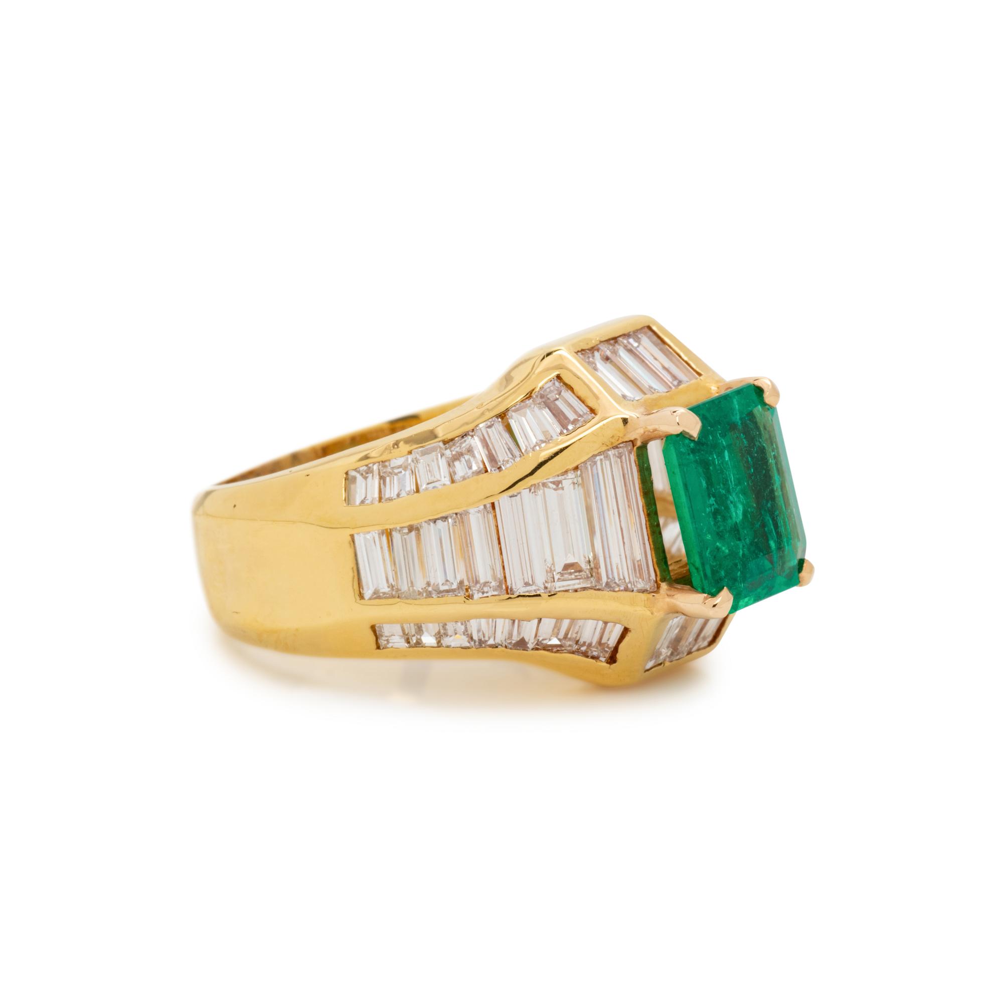EMERALD AND DIAMOND RING
