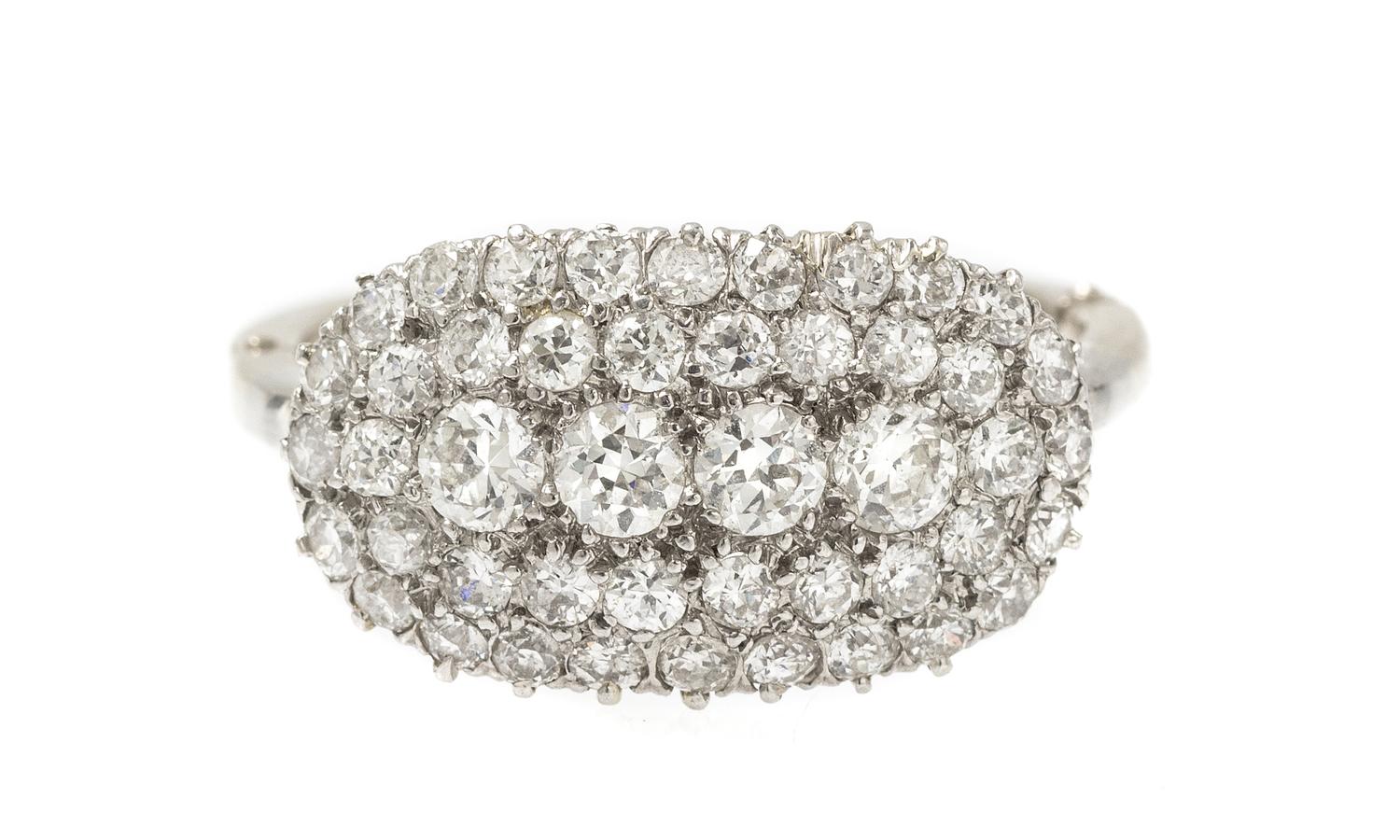 A White Gold and Diamond Ring, 3.80 dwts.