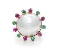 A 14 Karat White Gold, Mabe Pearl, Emerald and Ruby Ring, 5.20 dwts.